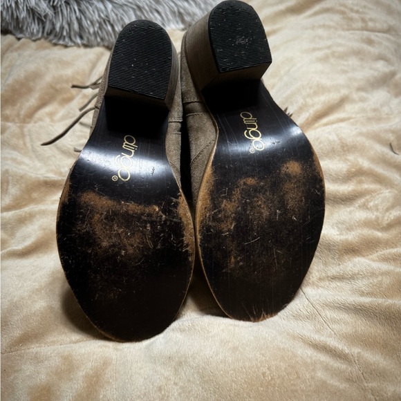 Women’s EUC DINGO SHORT BOOTS SZ 6.5. - Picture 5 of 5